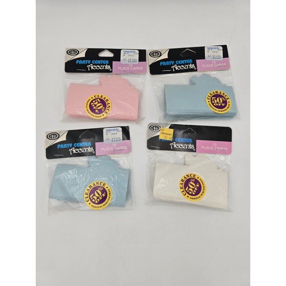 Lot of 4 Embossed Paper place‎ cards Pink Blue White Floral Party Center Accents